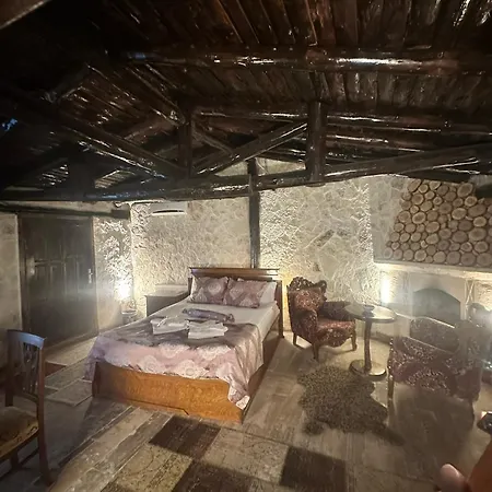 Hotel Heritage Cave *